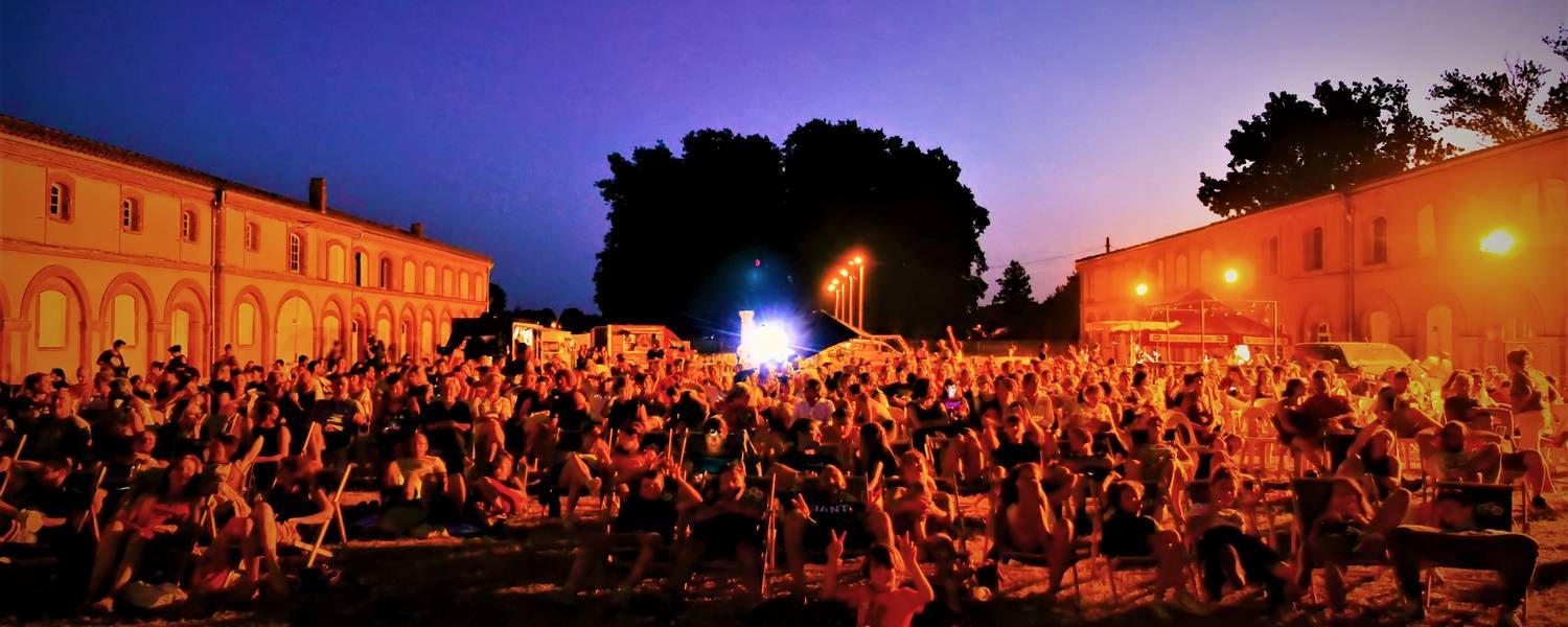 photo spectateurs cinema plein air chateau bertier pinsaguel véo 2020